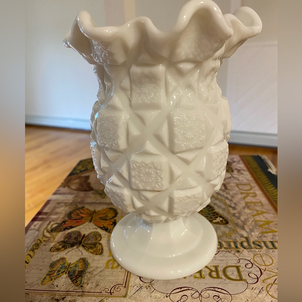 Vintage Westmoreland Milk Glass Pineapple Shaped Vase Classic Design Collectible